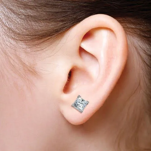0.50-3.00 CT Princess Cut Diamonds - Stud Earrings