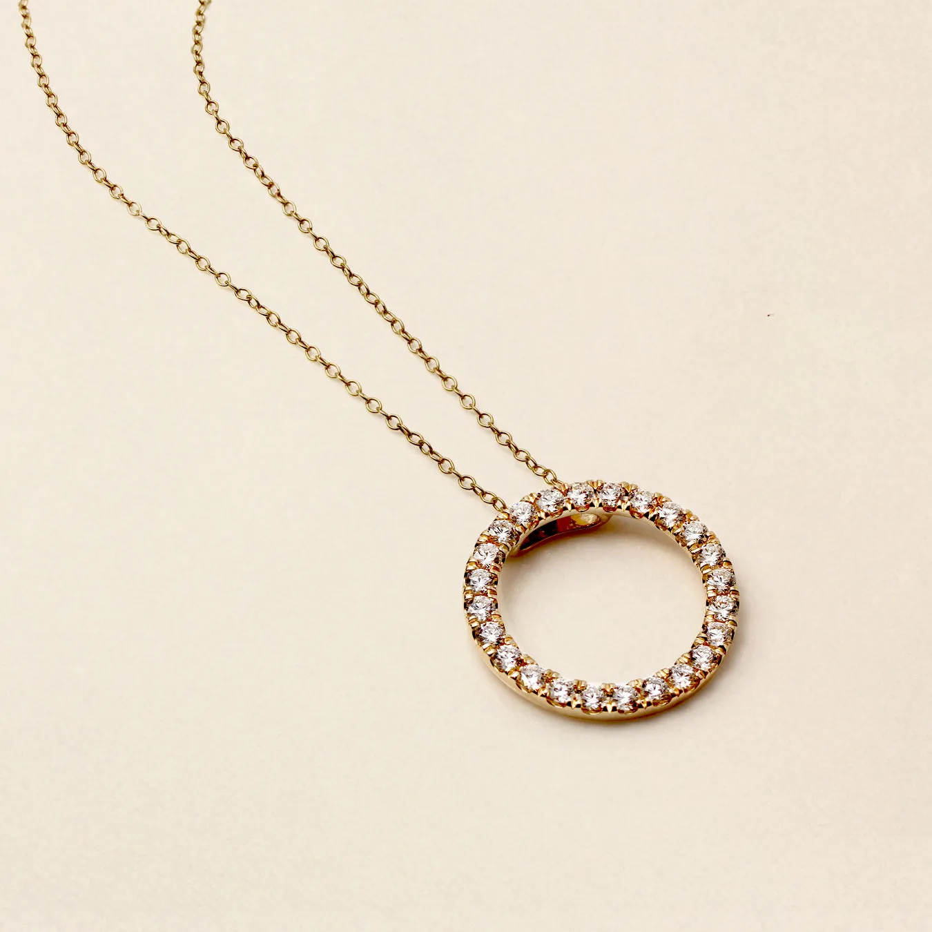 9ct Diamond Circle Pendant Necklace
