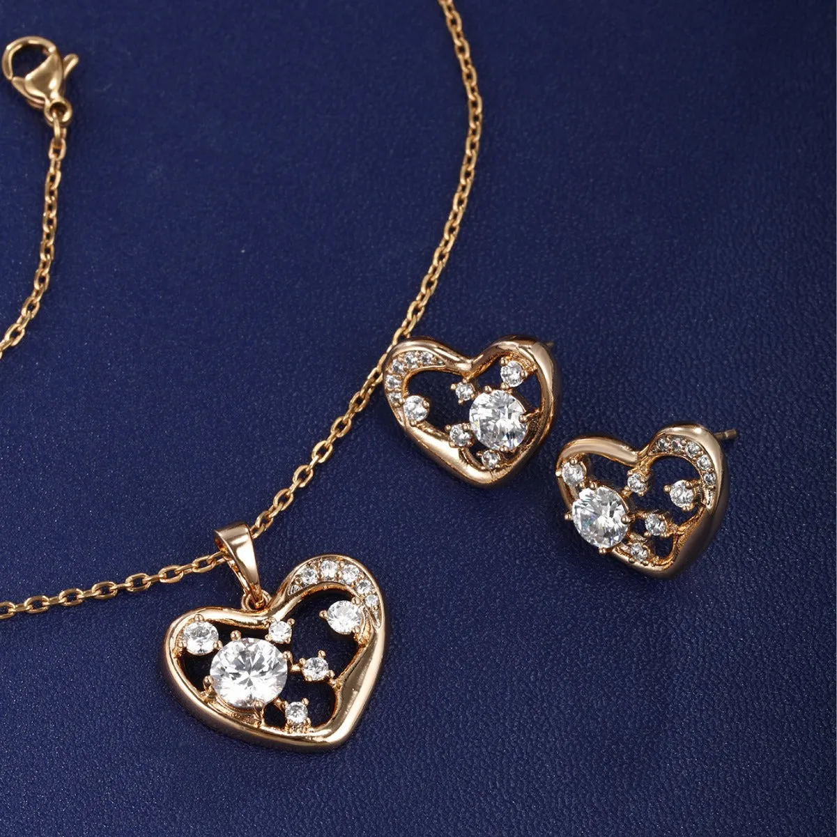 Jewelry set, heart-shaped pendant earrings, Korean high-end love earrings, fashion jewelry, Mother's Day gift