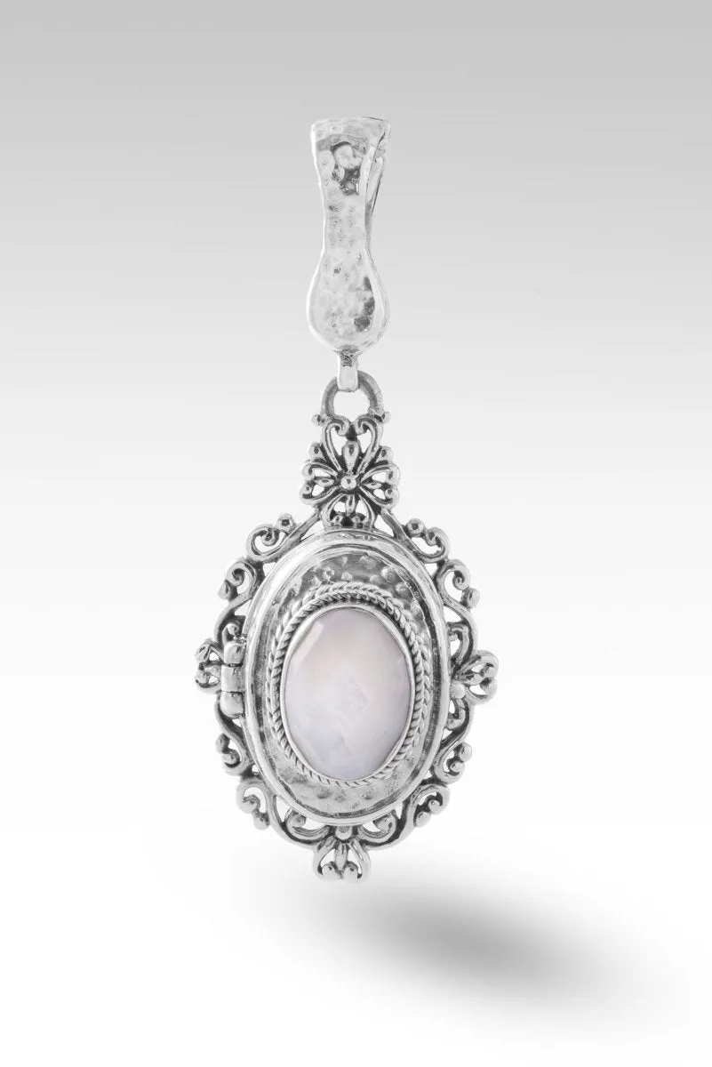 Let Promises Shine Locket Pendant™ in White Mother of Pearl
