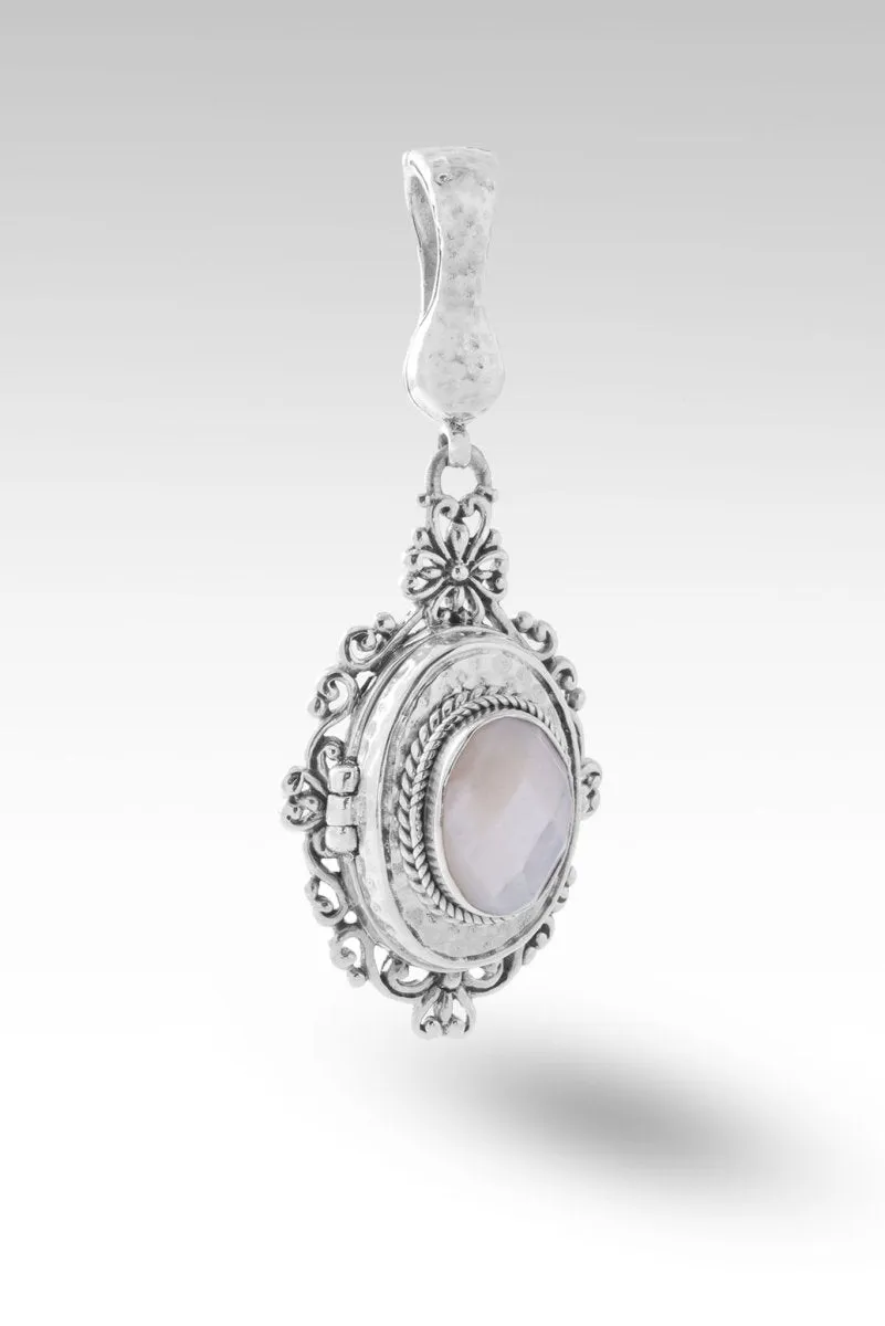 Let Promises Shine Locket Pendant™ in White Mother of Pearl