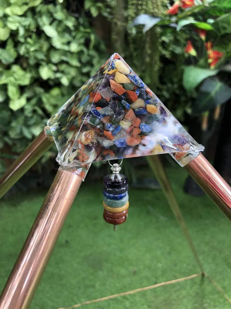 Pyramid Plant Copper Lite Duty Giza Meditation Pyramid with Mixed Crystal Orgonite Top Corner Connector (5 Feet)