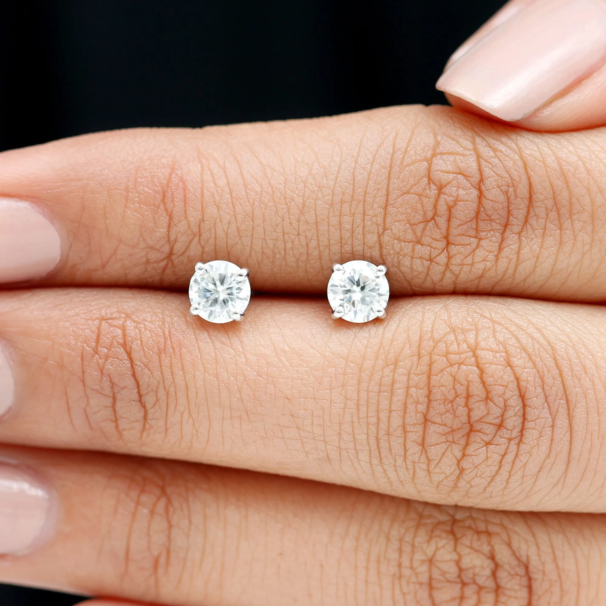 Round Shape Moissanite Solitaire Stud Earrings in Claw Setting