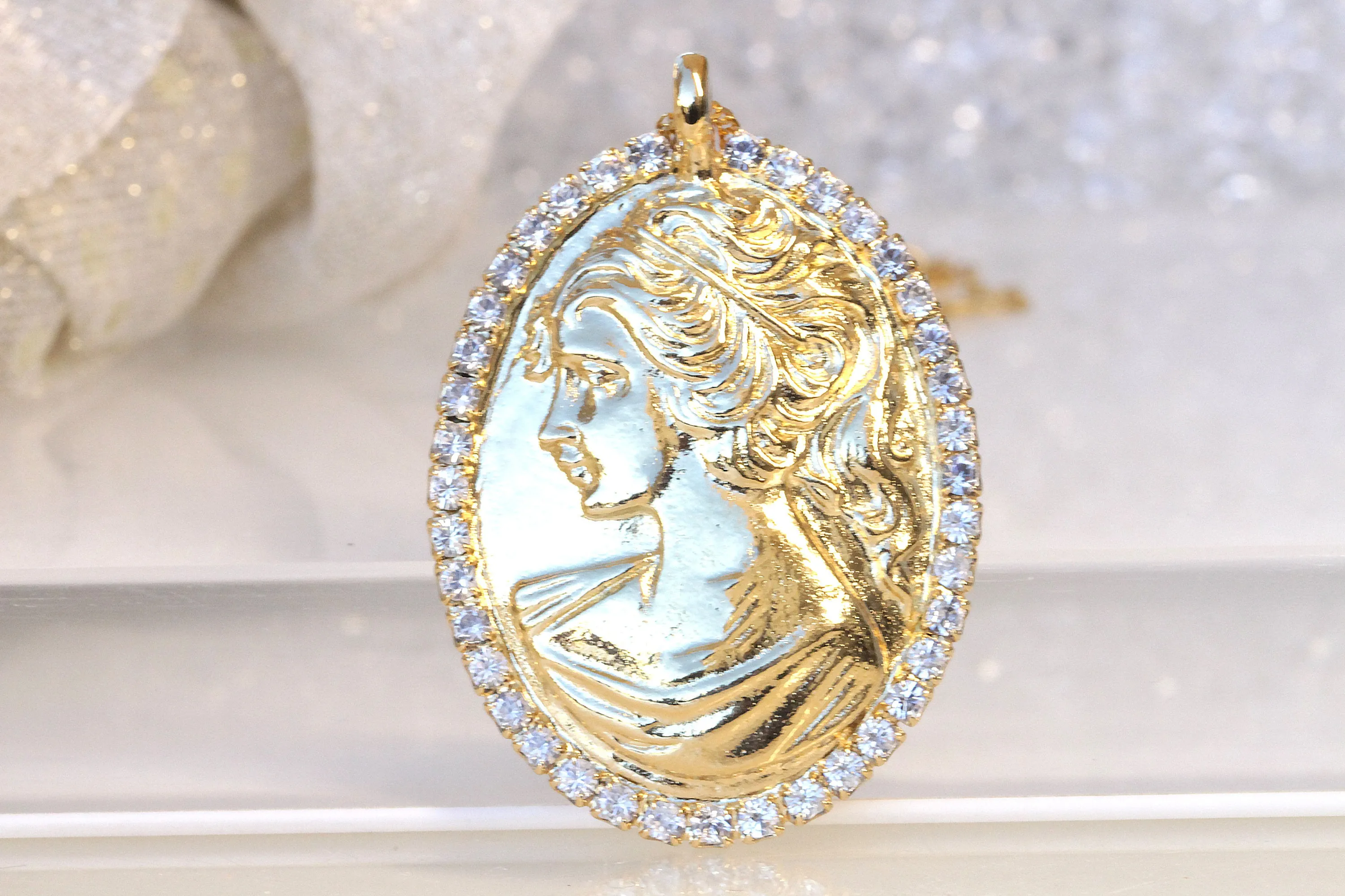 SILVER CAMEO NECKLACE
