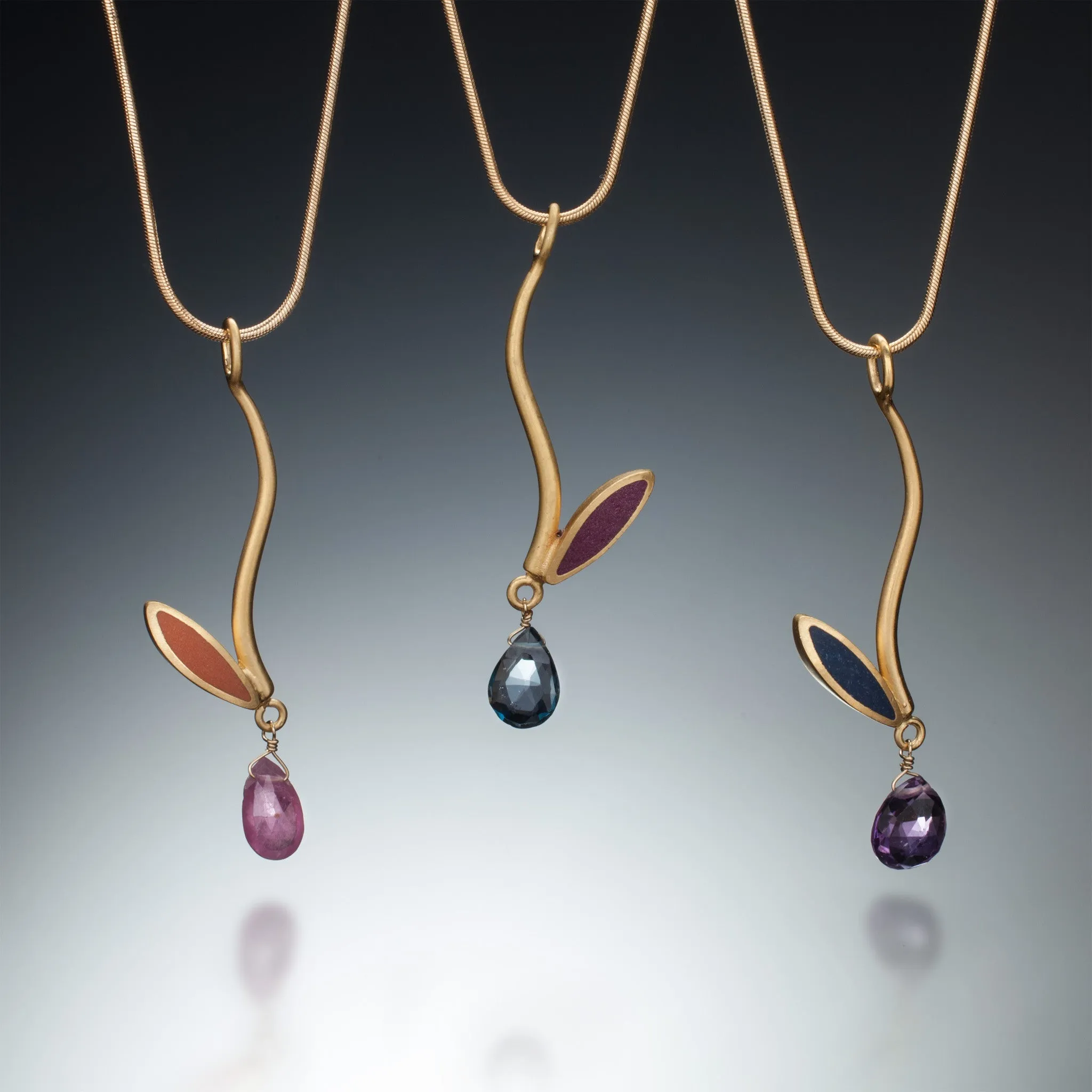Stem Pendant (gold)