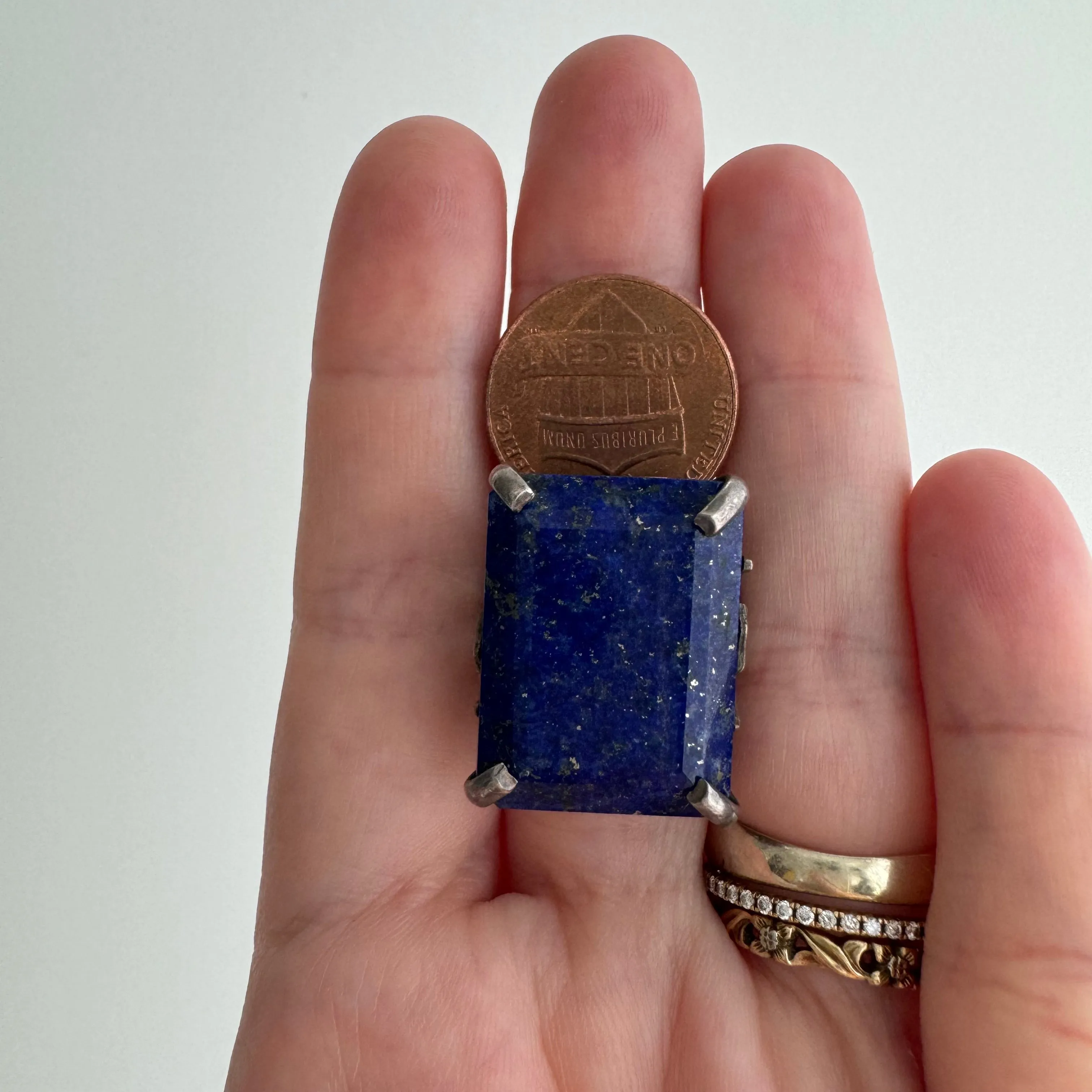 V I N T A G E // secret griffins / sterling silver and lapis lazuli statement ring / size 5.5 