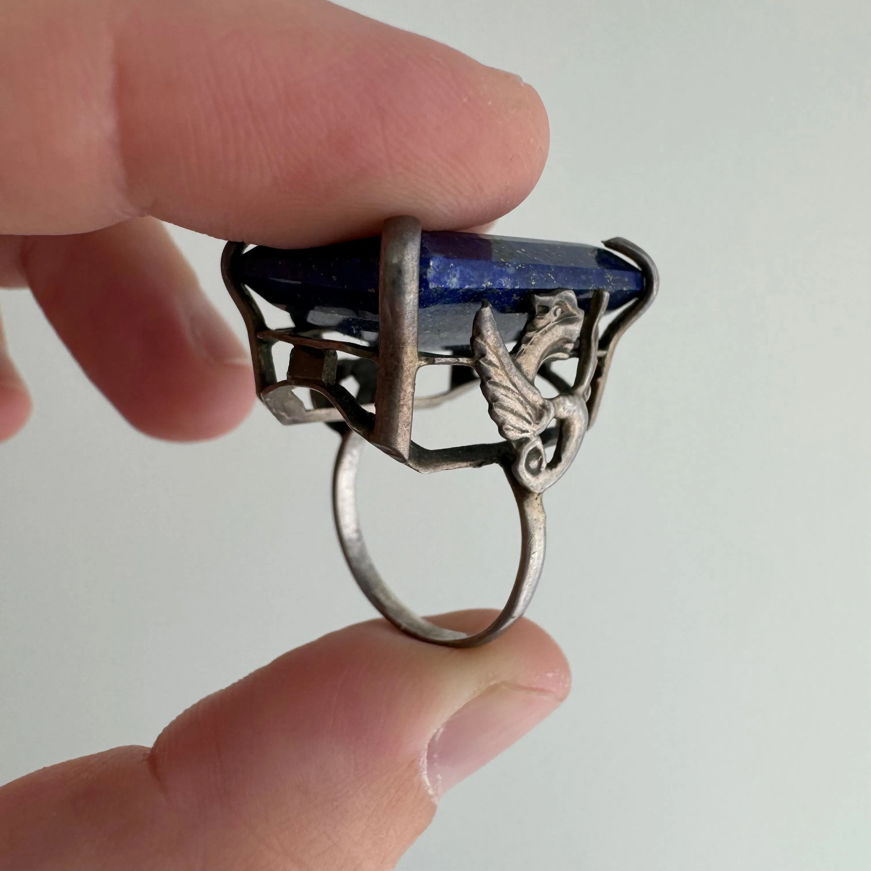 V I N T A G E // secret griffins / sterling silver and lapis lazuli statement ring / size 5.5 