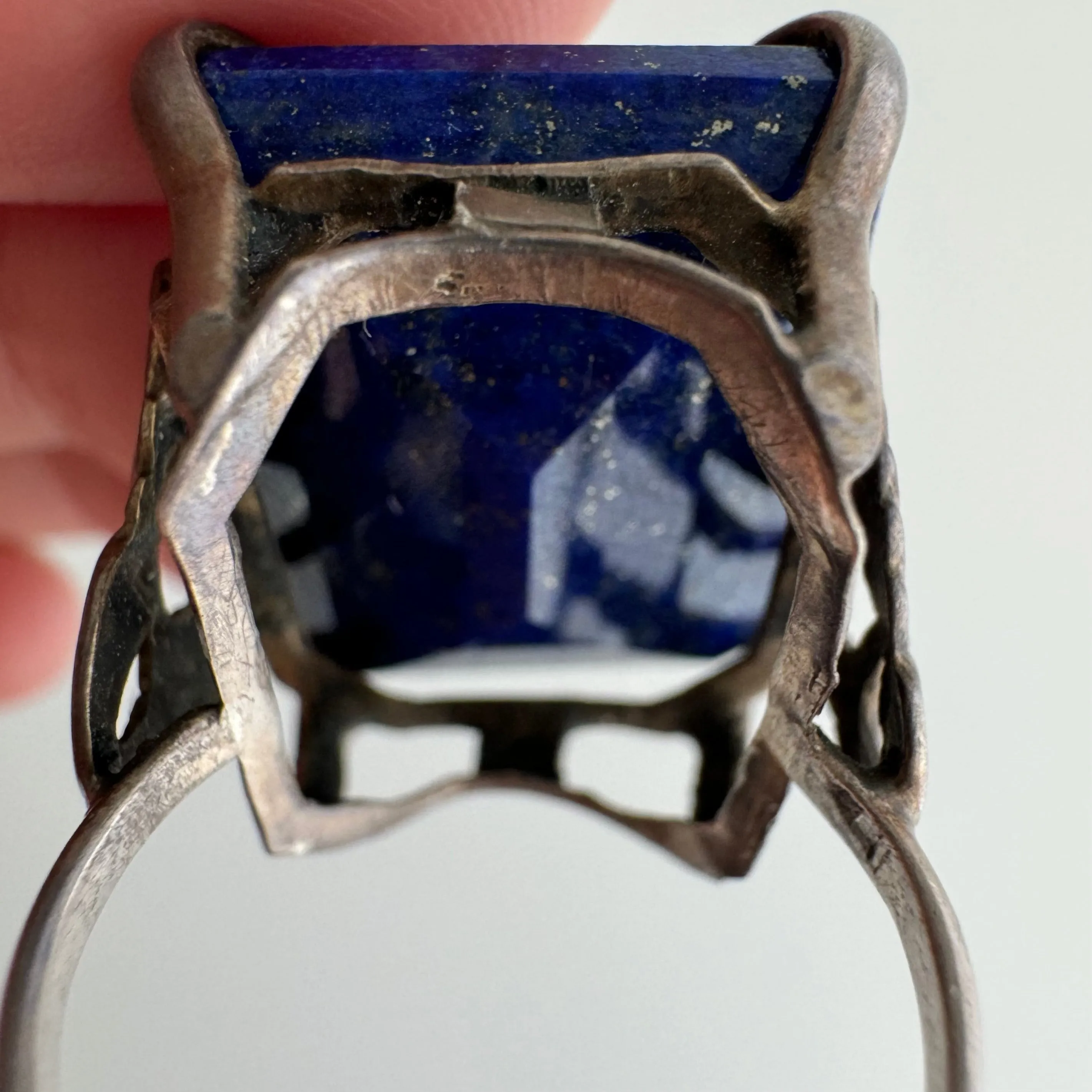V I N T A G E // secret griffins / sterling silver and lapis lazuli statement ring / size 5.5 