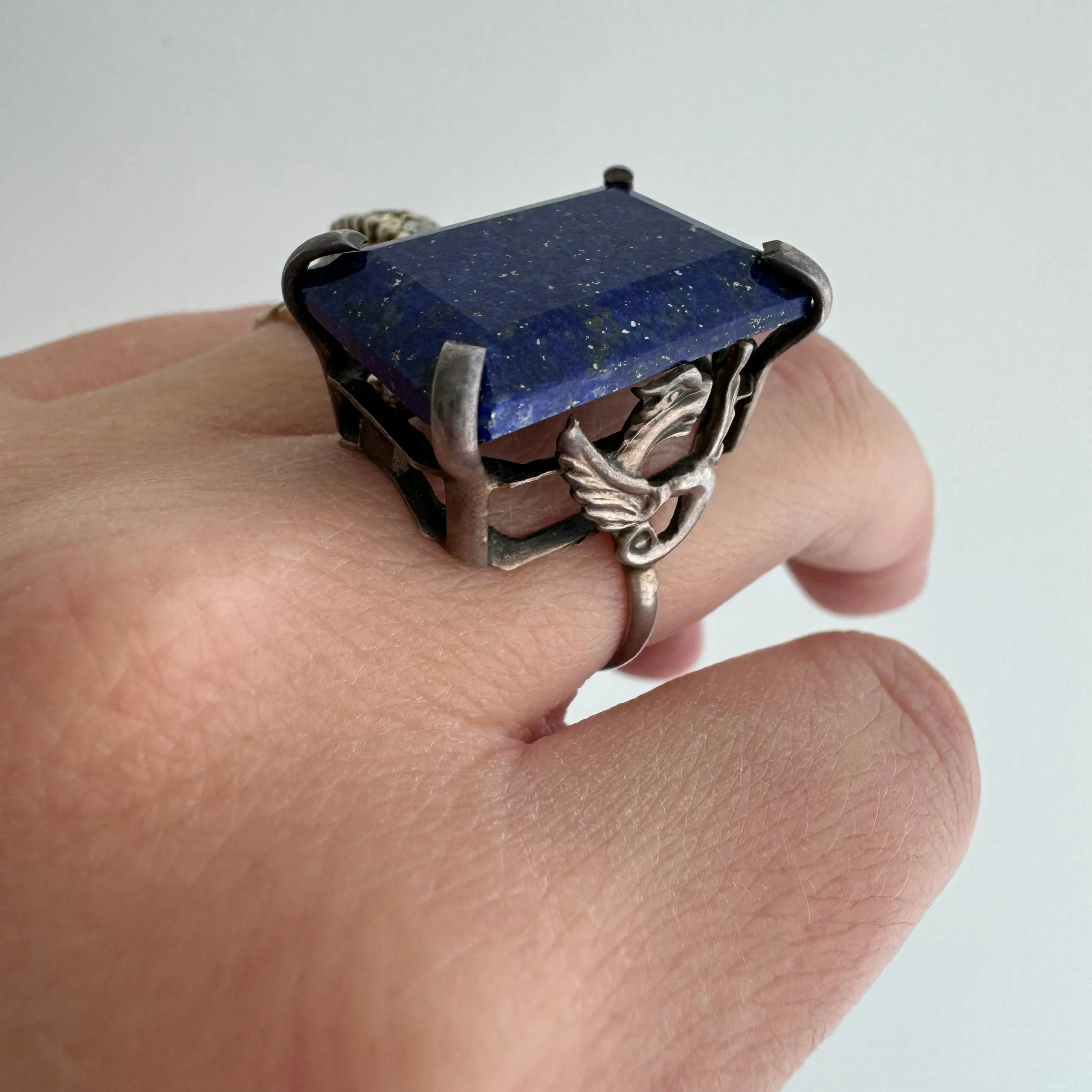 V I N T A G E // secret griffins / sterling silver and lapis lazuli statement ring / size 5.5 