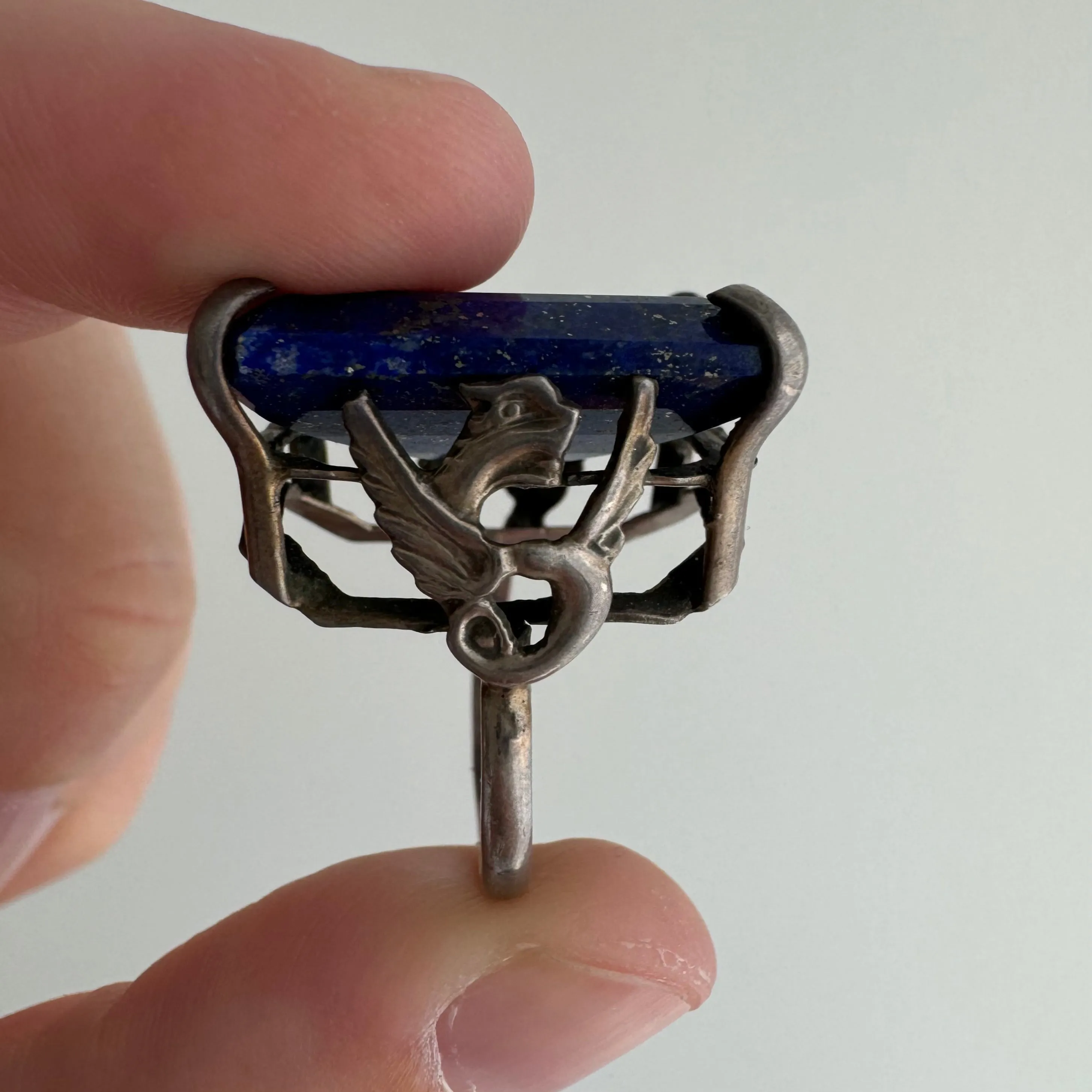 V I N T A G E // secret griffins / sterling silver and lapis lazuli statement ring / size 5.5 