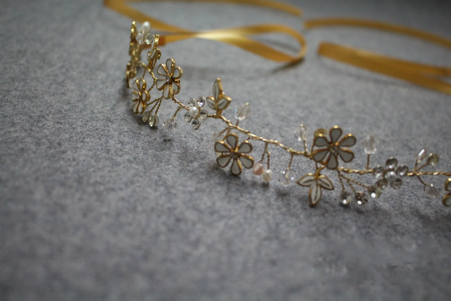 Wedding Flower Crown, Flower crown For Women, White Flower Girl Crown, Flower Headband, Flower Wreath for Hair, Bride Bridesmaid Flower
